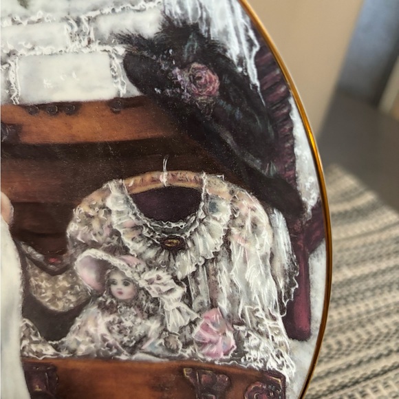 Knowles Collector Plate Olivia 1990 Fourth in Heirlooms and Lace Series VTG - Picture 3 of 5